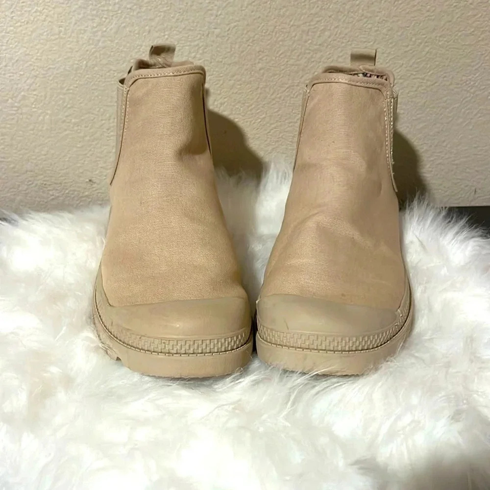 Billabong Women's Tan Chelsea Ankle Boots
